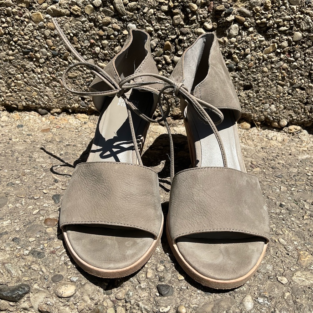 Eileen Fisher Ann Nubuck Tie front Sandal Size 8.5 Minimalist Mute - Picture 6 of 8